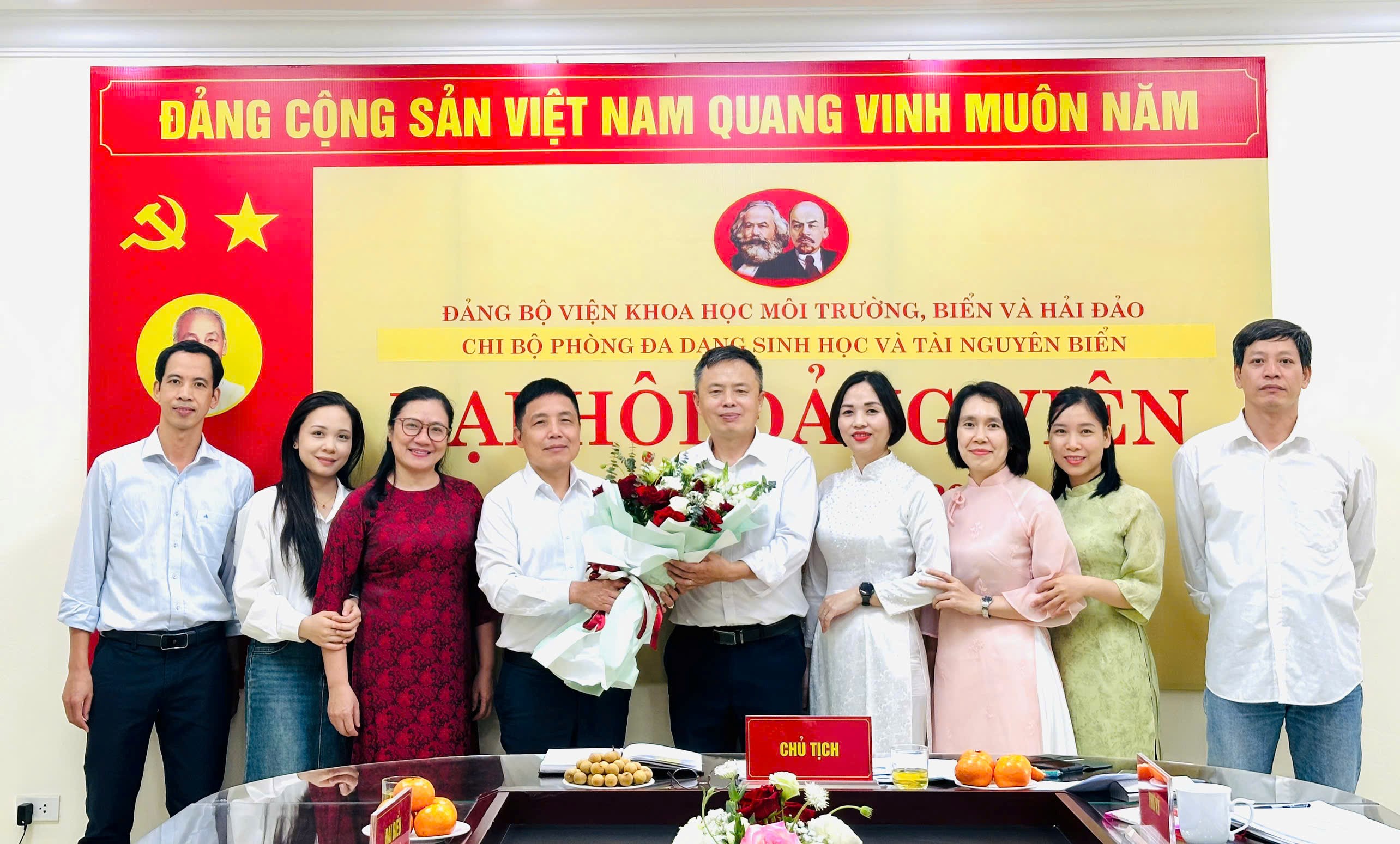 Chi bộ phòng Đa dạng sinh học và Tài nguyên biển tổ chức thành công Đại hội đảng viên nhiệm kỳ 2025-2027